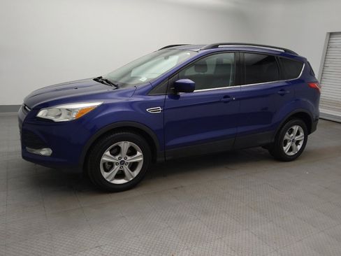 Used 2015 Ford Escape SE w/ Equipment Group 201A FWD image 2