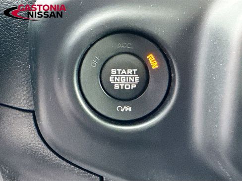 Used 2021 Jeep Gladiator Willys image 17