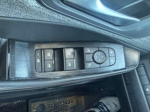 Certified 2022 Nissan Rogue SV FWD image 13