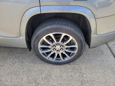 Used 2023 GMC Acadia Denali w/ Denali Ultimate Package image 10