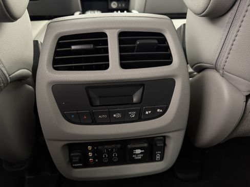 Used 2018 Honda Pilot Touring image 33