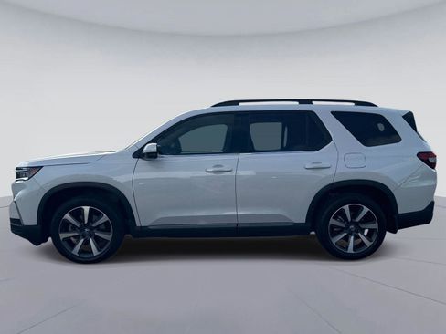 Certified 2024 Honda Pilot Touring image 7