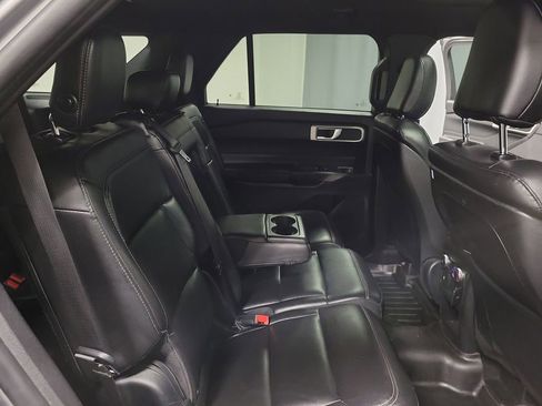 Used 2020 Ford Explorer XLT w/ Equipment Group 202A image 23