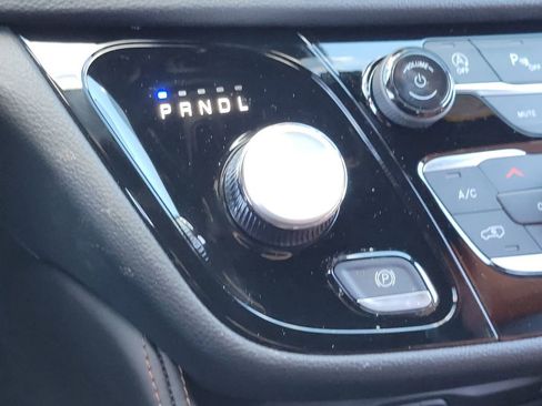 New 2026 Chrysler Pacifica Pinnacle image 12