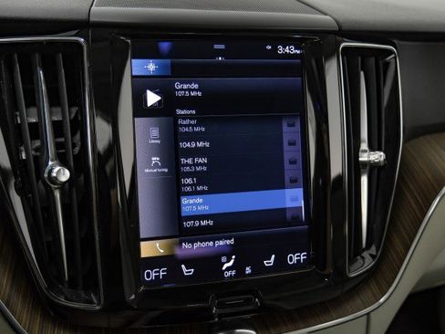 Used 2021 Volvo XC60 T8 Inscription Expression w/ Advanced Package image 24