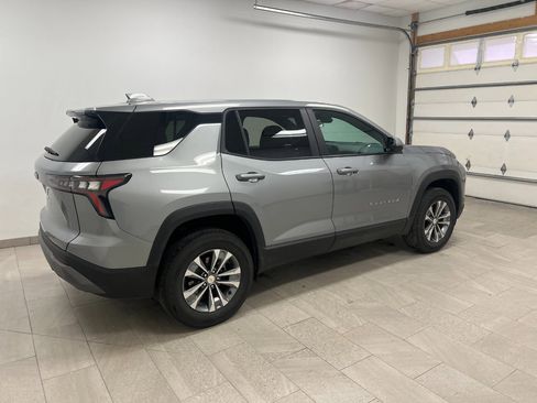 Used 2025 Chevrolet Equinox LT image 11