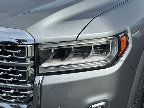 Used 2023 GMC Acadia Denali w/ Denali Ultimate Package image 11