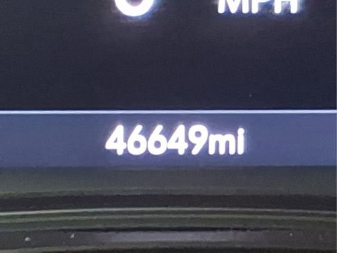 Used 2023 Chevrolet Traverse LT w/ LPO, Floor Liner Package image 31