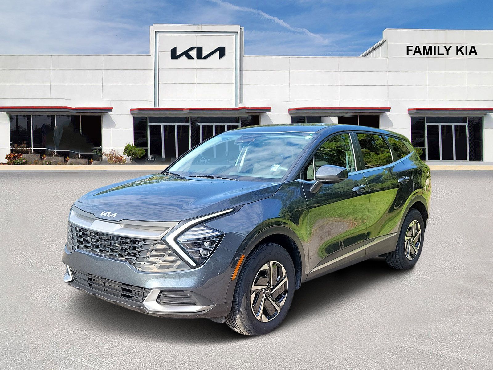 Certified 2025 Kia Sportage LX AWD/4WD image 3