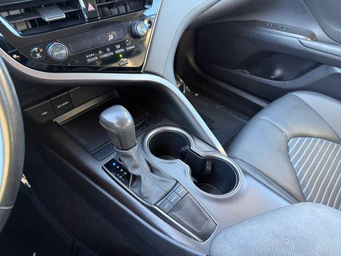 Used 2024 Toyota Camry SE image 13