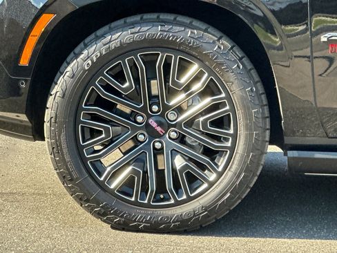 Certified 2025 GMC Yukon XL AT4 Ultimate AWD/4WD image 28