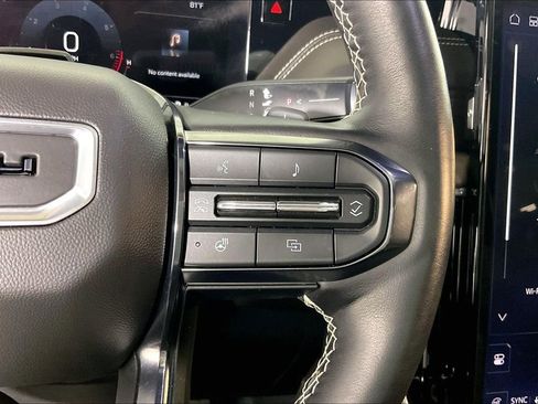 Used 2025 GMC Yukon Denali Ultimate AWD/4WD image 27