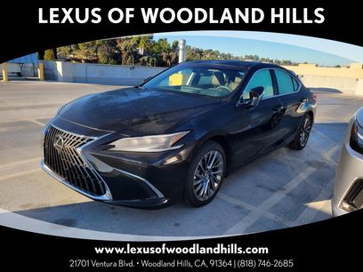 Used 2025 Lexus ES 300h w/ Luxury Package