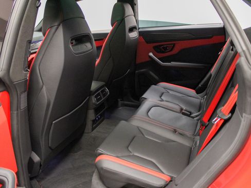 Used 2025 Lamborghini Urus SE image 36