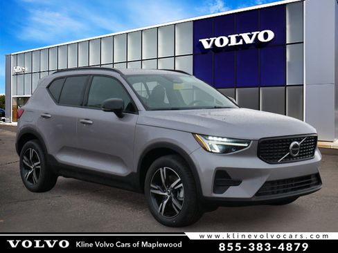 New 2026 Volvo XC40 B5 Core w/ Climate Package AWD/4WD image 1