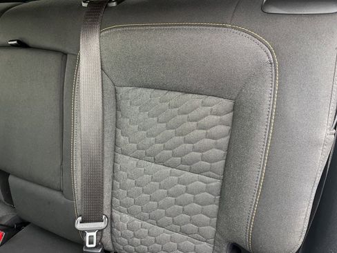 Used 2018 Chevrolet Equinox LT image 18