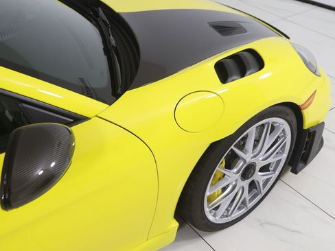 Used 2025 Porsche 718 Cayman GT4 RS w/ Weissach Package RWD image 67