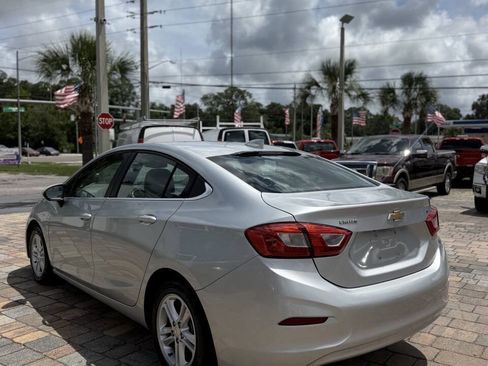 Used 2018 Chevrolet Cruze LT w/ LT Fleet Convenience Package FWD image 11