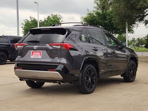 Used 2025 Toyota RAV4 SE AWD/4WD image 3