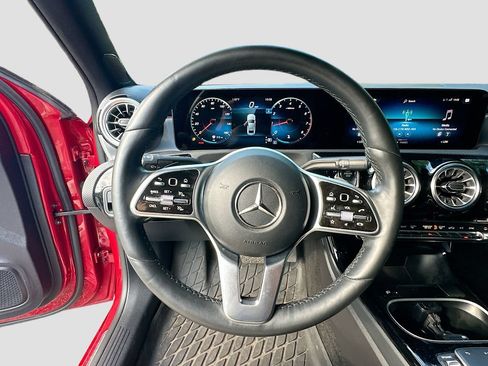 Used 2022 Mercedes-Benz A 220 4MATIC image 10