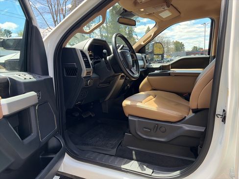Used 2022 Ford F250 Lariat w/ Lariat Ultimate Package AWD/4WD image 9