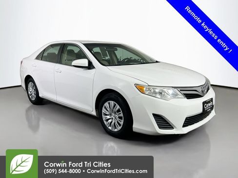 Used 2012 Toyota Camry LE FWD image 1