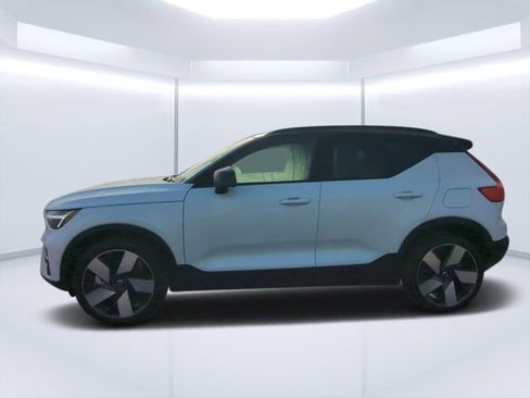 Used 2024 Volvo XC40 Recharge Plus w/ Protection Package Premier image 6