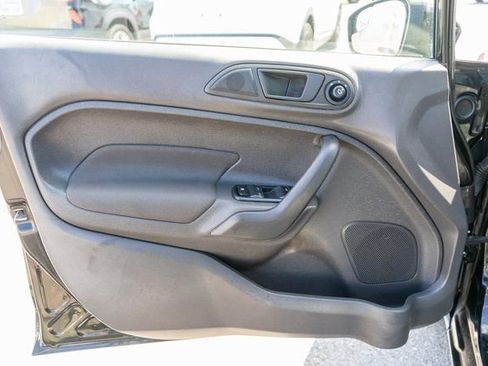 Used 2018 Ford Fiesta SE image 16