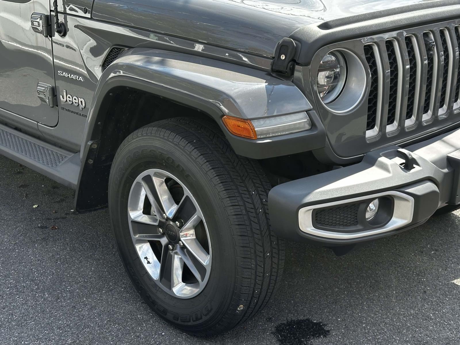 Used 2023 Jeep Wrangler Unlimited Sahara w/ LED Lighting Group AWD/4WD image 10