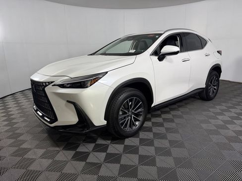 Used 2025 Lexus NX 250 FWD image 9