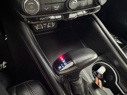 Used 2023 Dodge Durango GT image 19