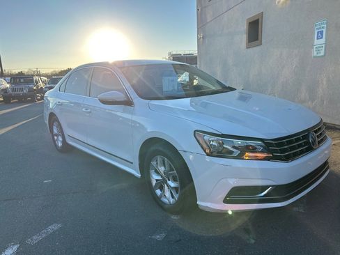 Used 2017 Volkswagen Passat 1.8T S image 3