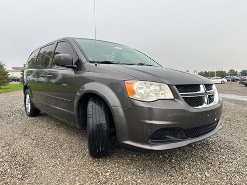 Used 2015 Dodge Grand Caravan SXT FWD image 13