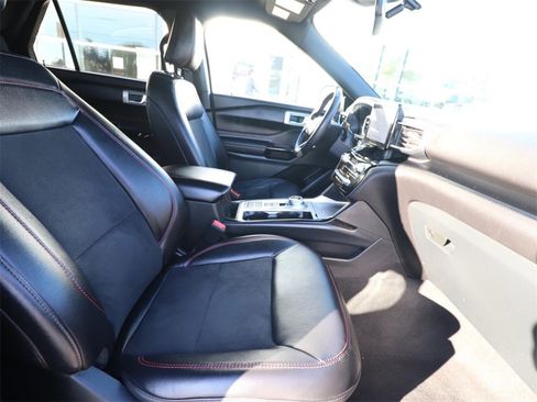 Certified 2023 Ford Explorer ST-Line w/ Class IV Trailer Tow Package image 13