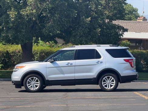 Used 2012 Ford Explorer XLT AWD/4WD image 2