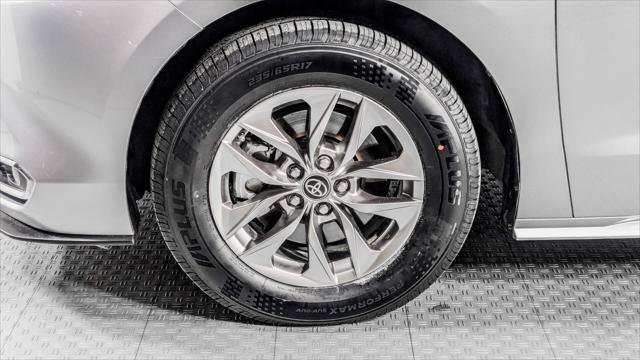 Used 2023 Toyota Sienna XLE AWD/4WD image 34