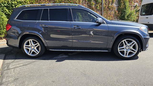 Used 2014 Mercedes-Benz GL 550 4MATIC w/ Driver Assistance Package image 4