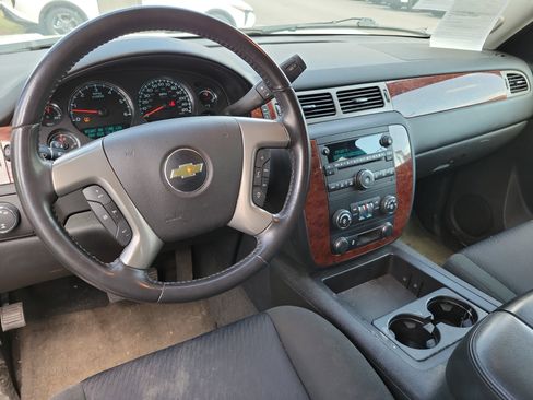 Used 2013 Chevrolet Suburban LS AWD/4WD image 2