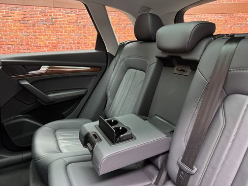 Used 2023 Audi Q5 2.0T Premium Plus w/ Premium Plus Package AWD/4WD image 11