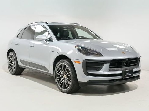Used 2026 Porsche Macan AWD/4WD image 8