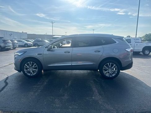 Used 2024 Buick Enclave Essence w/ Experience Buick Package AWD/4WD image 4
