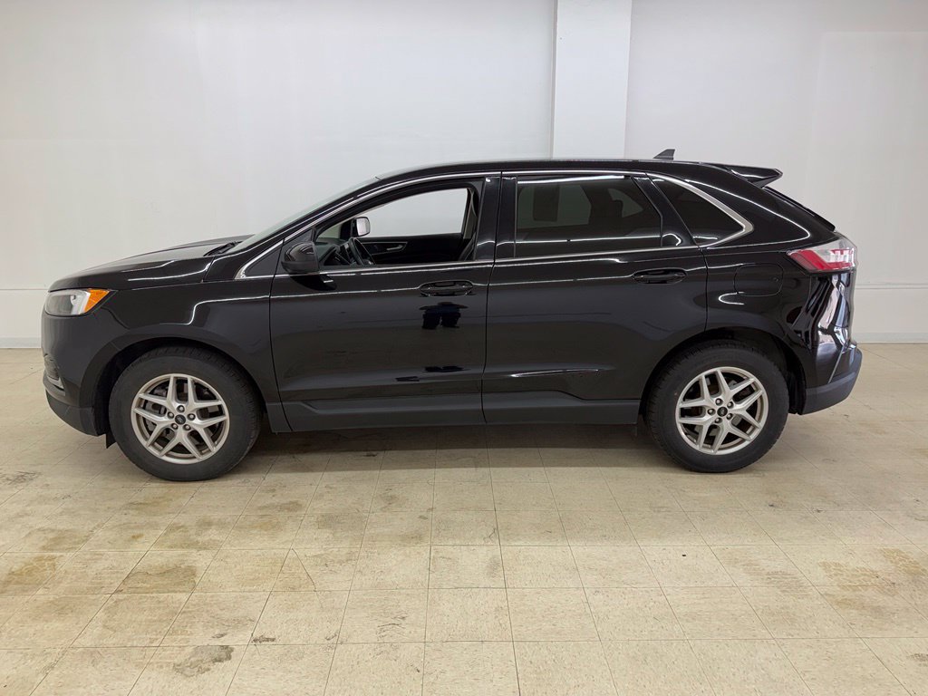 Used 2024 Ford Edge SEL w/ Convenience Package AWD/4WD image 2