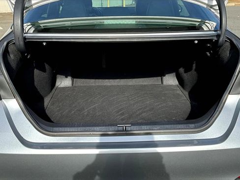 Used 2019 Toyota Avalon XLE image 24