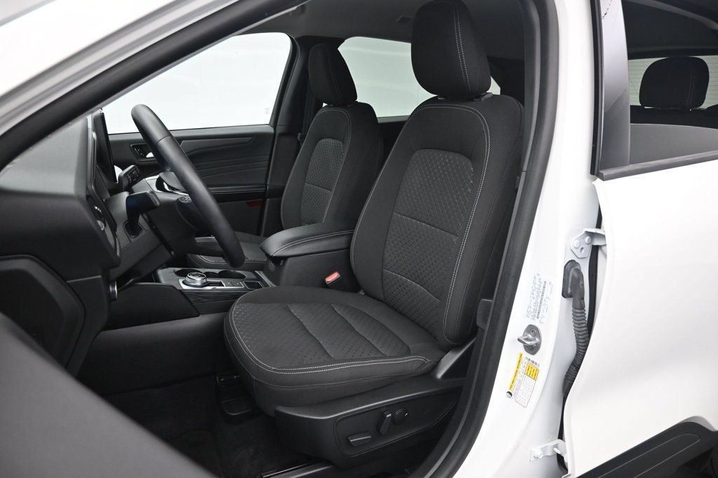 Used 2023 Ford Escape Active w/ Tech Pack #2 FWD image 16