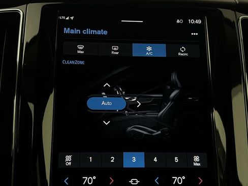 Certified 2025 Volvo XC60 B5 Core w/ Climate Package image 18