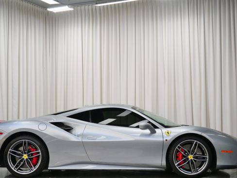 Used 2018 Ferrari 488 GTB image 57