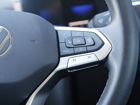 Used 2022 Volkswagen Tiguan SE image 22