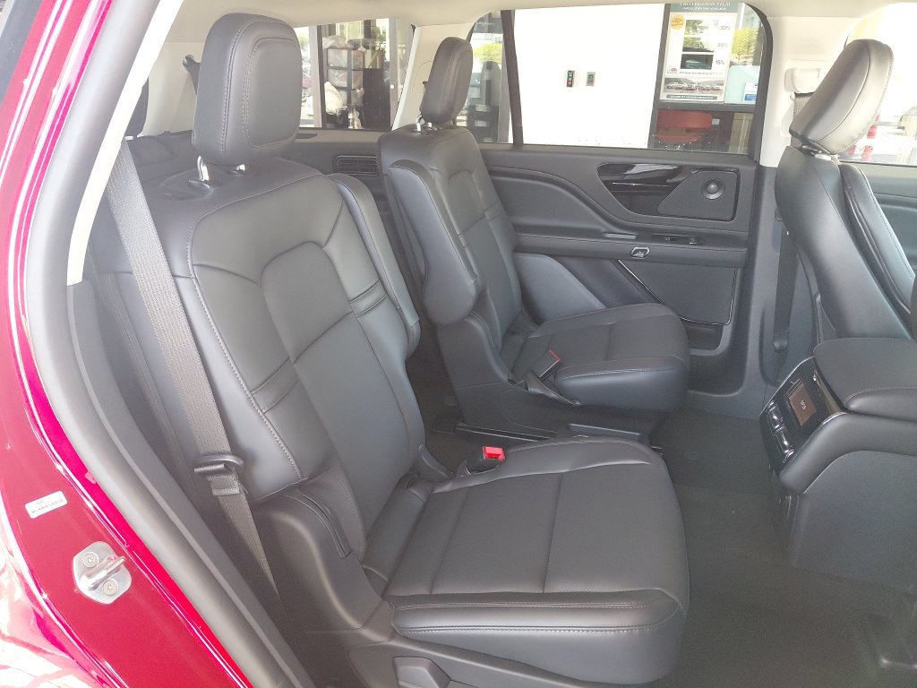New 2026 Lincoln Aviator AWD image 34