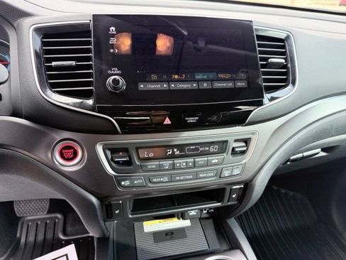 Used 2021 Honda Pilot Special Edition image 13