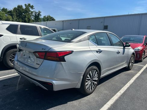 Used 2024 Nissan Altima 2.5 SV AWD/4WD image 5